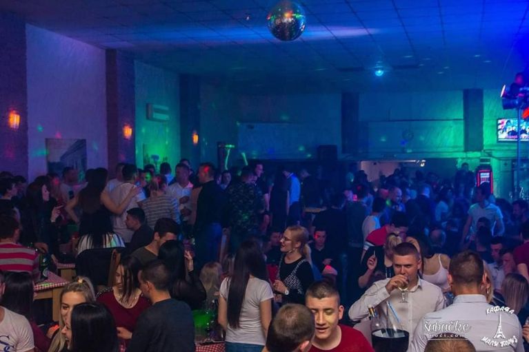 Kafana " Mali Pariz " / 31.3 /